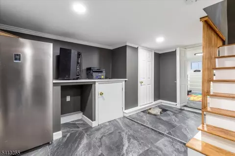 Entry Way - 9 Wayne Pl, Nutley, NJ 07110 photo 5 of 5