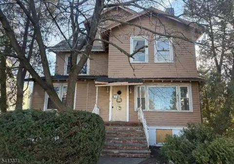 304 S Burnett St, East Orange, NJ 07018