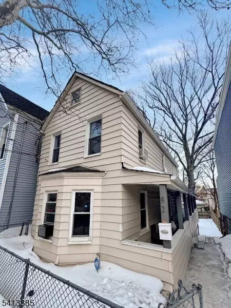 82 Palm St, Newark, NJ 07106