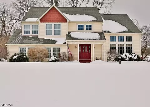 2 Marc Dr, Wantage, NJ 07461