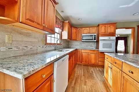 2 Marc Dr, Wantage, NJ 07461 photo 3