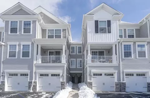 87 Sequoia Dr, Cedar Grove, NJ 07009