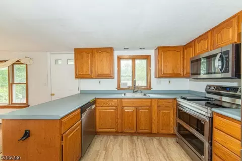 14 Sioux Trl, Wantage, NJ 07461