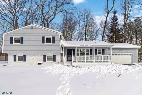 10 Forrest Rd, Randolph, NJ 07869