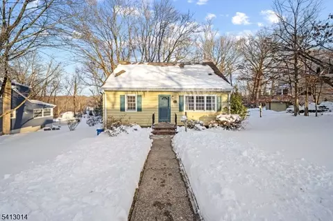 212 Spruce St, Midland Park, NJ 07432
