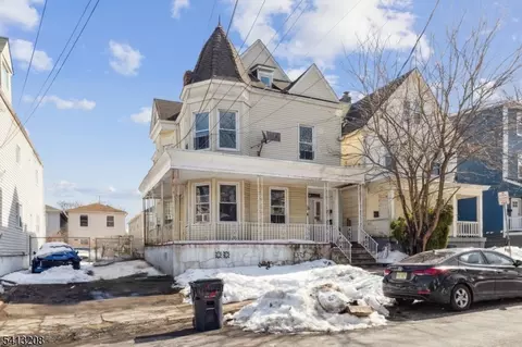 194-196 Smith St, Newark, NJ 07106