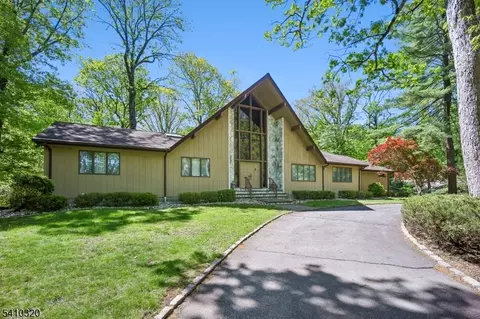 137 High Oaks Dr, Warren, NJ 07059