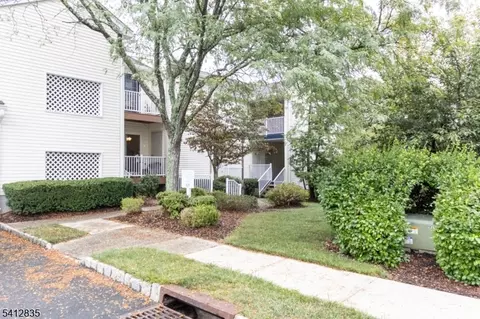 78 Potomac Dr Ondo, Basking Ridge, NJ 07920