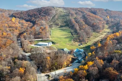 12 Breakneck Rd, Vernon Twp, NJ 07462