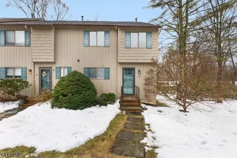 13 Chestnut Ct, High Bridge, NJ 08829