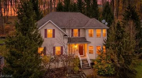 9 Poplar Ct, Hackettstown, NJ 07840