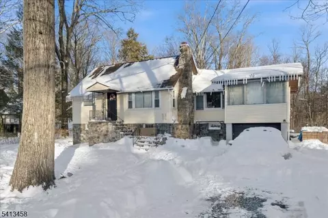 407 Diggles Pl, Highland Lakes, NJ 07422