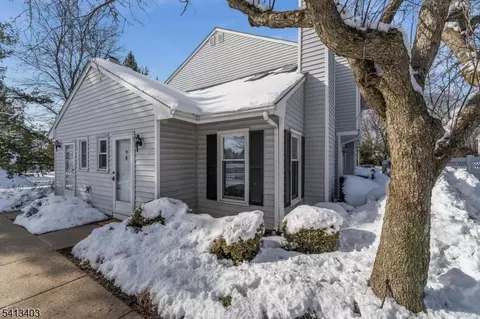 95 Huckleberry Ct, Three Bridges, NJ 08887