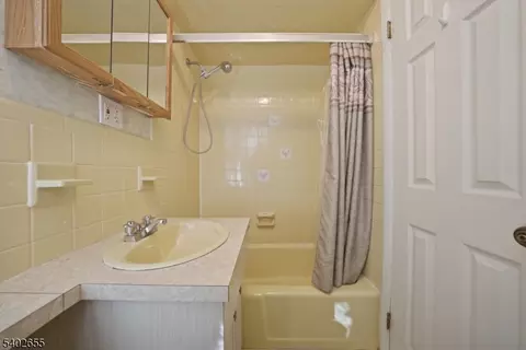 249 Parish Dr, Wayne, NJ 07470 photo 16
