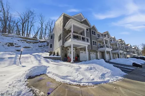 71 Halina Ln, Butler, NJ 07405