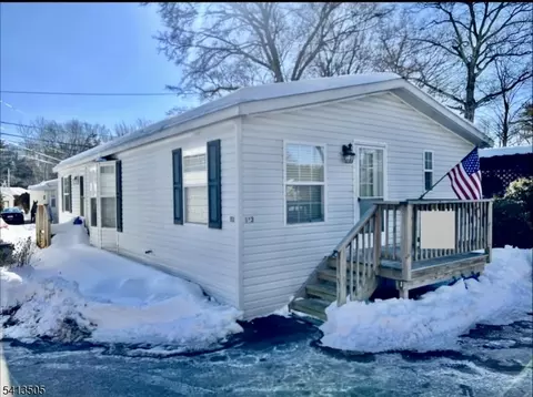 600 Pulis Ave #113, Mahwah, NJ 07430