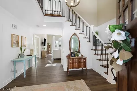 31 Warren Cutting, Chester, NJ 07930