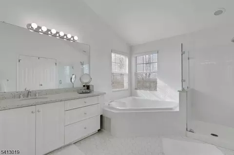 211 Warbler Dr, Wayne, NJ 07470 photo 25