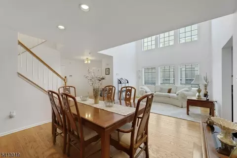 211 Warbler Dr, Wayne, NJ 07470 photo 10