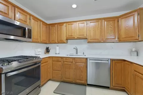 211 Warbler Dr, Wayne, NJ 07470 photo 16