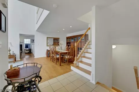 211 Warbler Dr, Wayne, NJ 07470 photo 4
