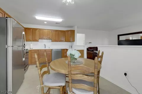211 Warbler Dr, Wayne, NJ 07470 photo 17