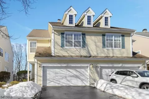 211 Warbler Dr, Wayne, NJ 07470