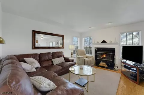 211 Warbler Dr, Wayne, NJ 07470 photo 11