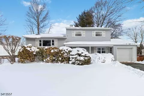 31 Saint Marys Dr, Roxbury Twp, NJ 07876