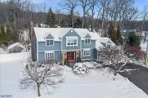 10 Cedar Run, Morris Plains, NJ 07950