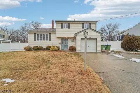 32 Waverly Dr, Edison, NJ 08817