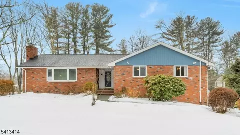 299 Stonetown Rd, Ringwood, NJ 07456