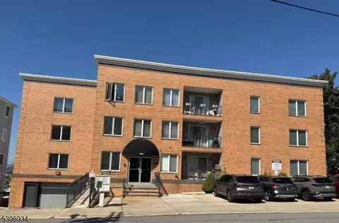 4401 Smith Ave #2A, North Bergen, NJ 07047