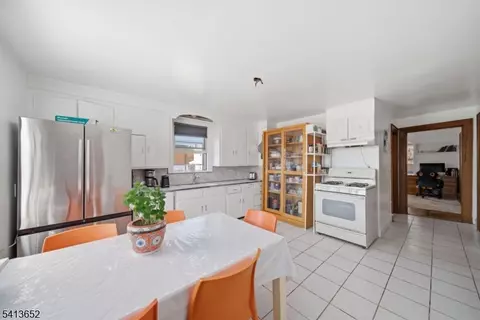 230 Rea Ave #2, Hawthorne, NJ 07506