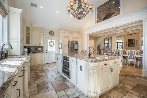16 Lawrence Rd, Wayne, NJ 07470 photo 7