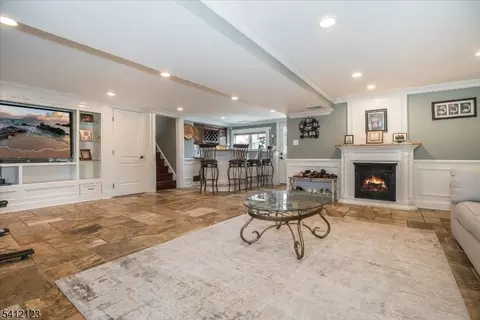 16 Lawrence Rd, Wayne, NJ 07470 photo 10