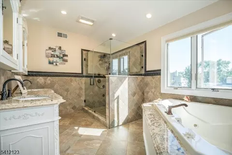 16 Lawrence Rd, Wayne, NJ 07470 photo 15