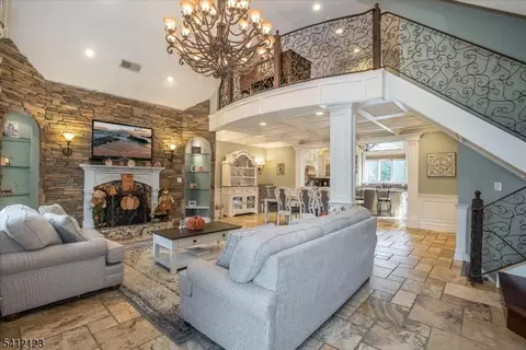 16 Lawrence Rd, Wayne, NJ 07470 photo 2