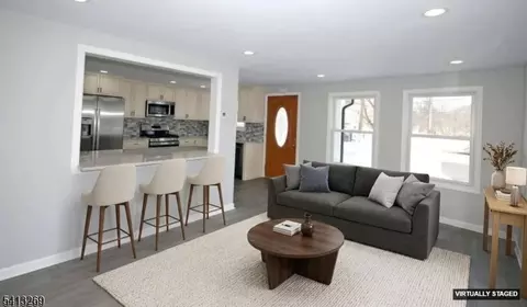 824 Drake Ave, Middlesex, NJ 08846 photo 3