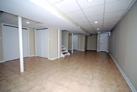 824 Drake Ave, Middlesex, NJ 08846 photo 11