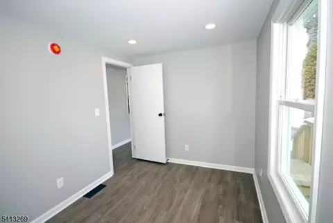 824 Drake Ave, Middlesex, NJ 08846 photo 35