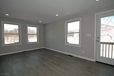 824 Drake Ave, Middlesex, NJ 08846 photo 17