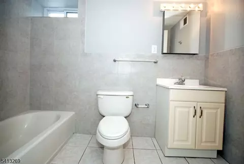 824 Drake Ave, Middlesex, NJ 08846 photo 14