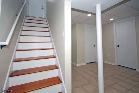 824 Drake Ave, Middlesex, NJ 08846 photo 13