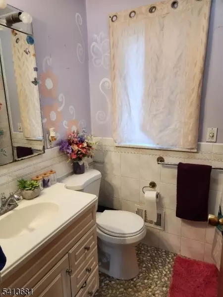 743 Boyd Rd, Paramus, NJ 07652 photo 6