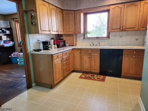 743 Boyd Rd, Paramus, NJ 07652 photo 4