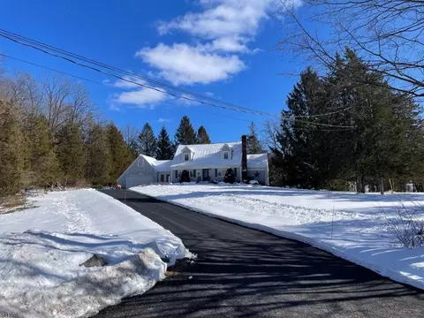 938 Potters Rd, Newton, NJ 07860