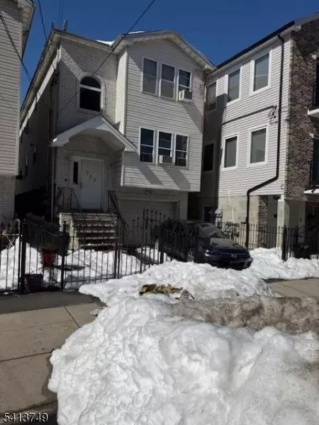 629 S 18th St, Newark, NJ 07103