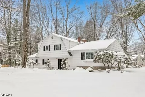 78 Woodmont Dr, Woodcliff Lake, NJ 07677