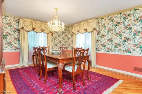 Dining - 25 Bedford Rd, Summit, NJ 07901 photo 2 of 3